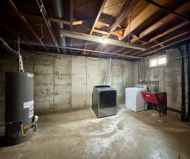 Building Photo - Spacious 4 bedroom home in Westminster! Av...