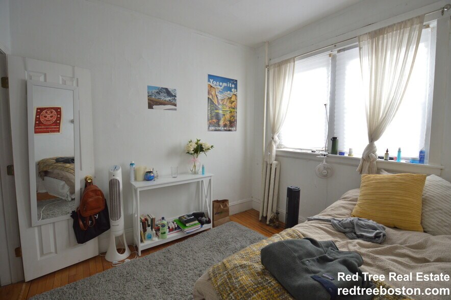 Building Photo - 56 Egmont St