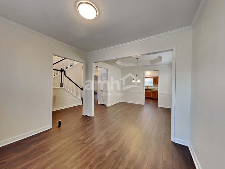 Building Photo - 3058 Romain Trail