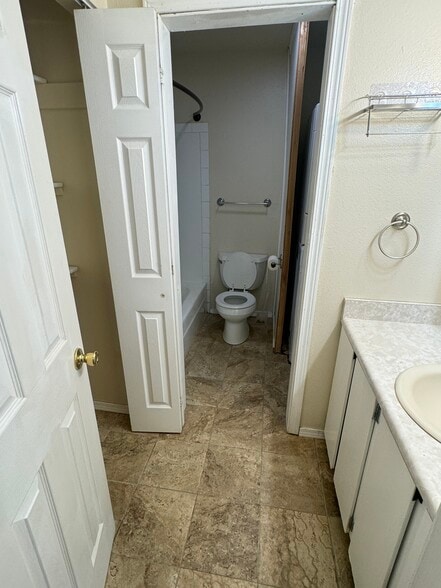 Full bathroom - 25446 106th Ave SE