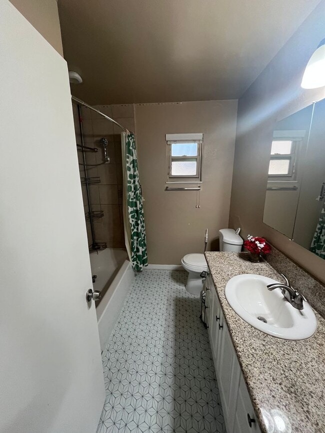 Building Photo - Cozy three bedroom home for rent