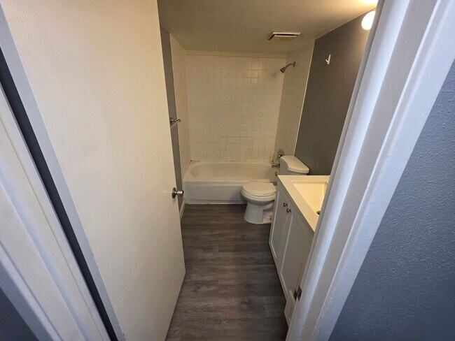 Building Photo - Ferron Rental