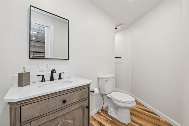 Building Photo - 636 Yardley Ct
