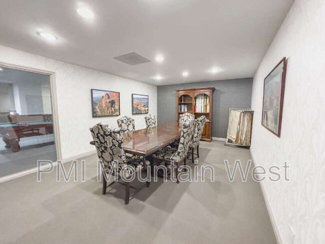 Building Photo - 171 E 3rd Ave