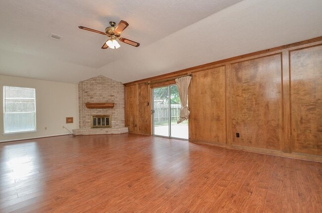 Building Photo - 1035 Western Meadows Dr