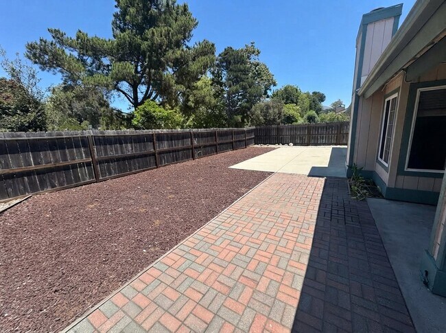 Building Photo - 398 Corrida Dr