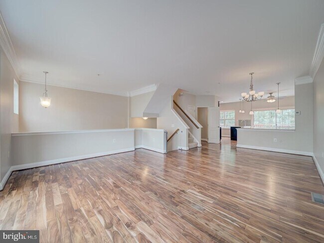 Building Photo - 113 Lake Cook Dr