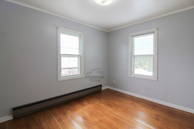 Building Photo - 3 Bedrooms, 2.5 Baths Duplex in Richland