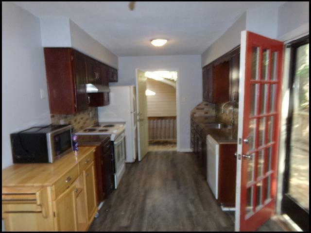 Building Photo - 8 Woodlore Cir