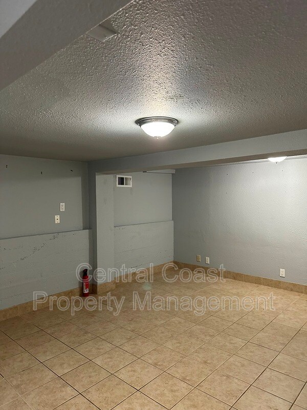 Building Photo - 254 Larkin St