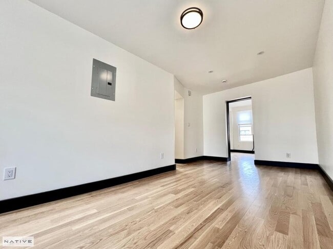 Building Photo - 3 bedroom in BROOKLYN NY 11220
