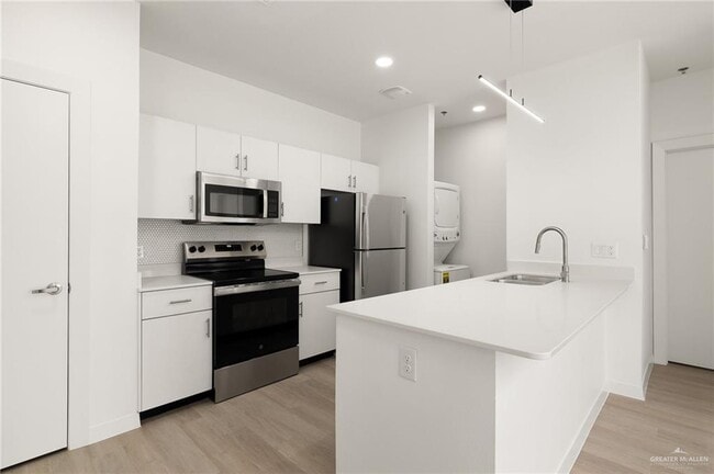Building Photo - 7 N Ware Rd