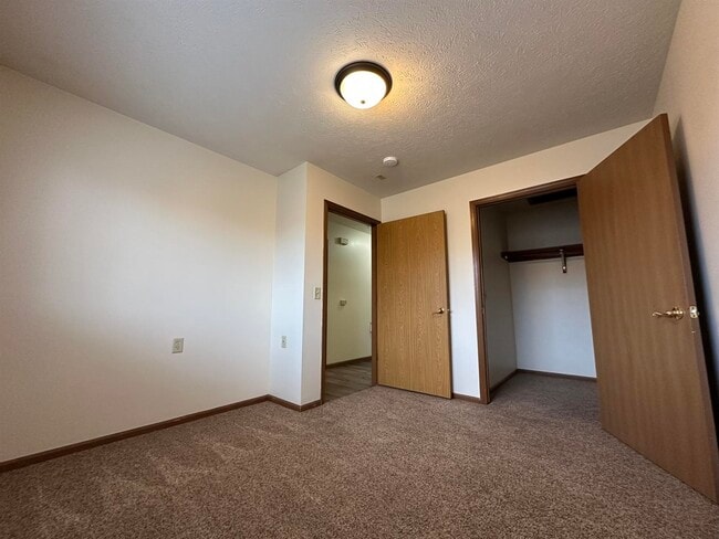 Building Photo - 3421 Portia St