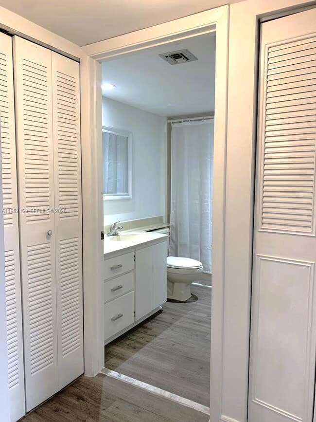 Building Photo - 1703 Whitehall Dr