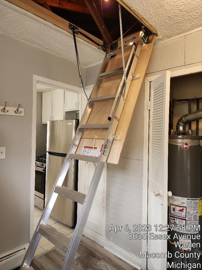 Building Photo - 8635 Essex Ave