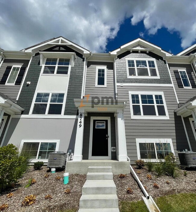 Building Photo - 8749 W 108th Dr