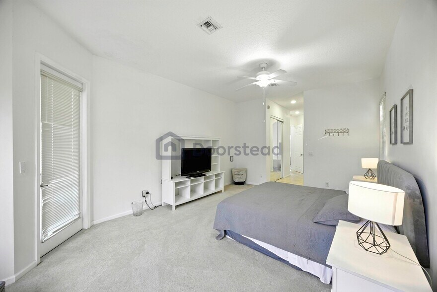 Building Photo - 10555 Paso Fino Dr