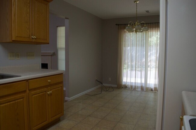 Building Photo - Great 3 Bed 2 Bath House In Ashland MO!