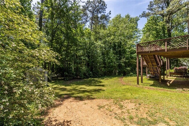 Building Photo - 1093 Wash Lee Dr SW