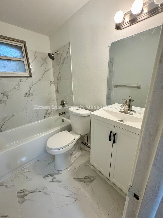 Building Photo - 10179 106th Ave N