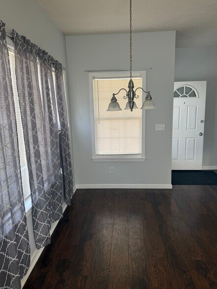 Building Photo - 431 16th St