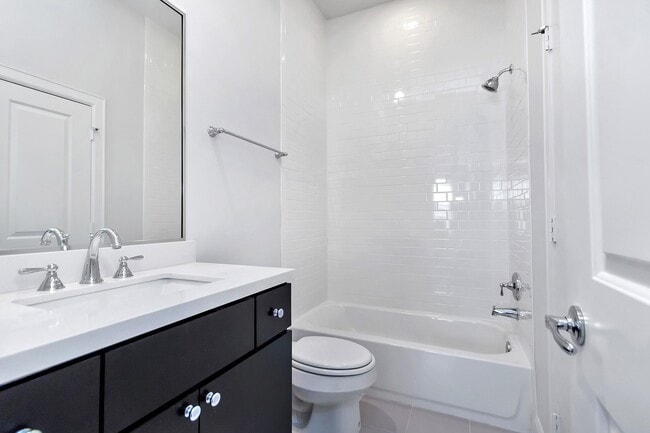 Building Photo - 1221 Bonner St