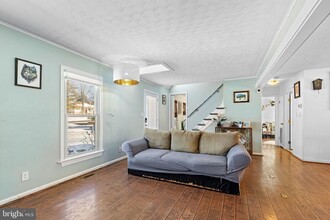 Building Photo - 9 Lakeview Terrace