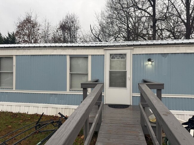 Building Photo - 108 Eakins Dr