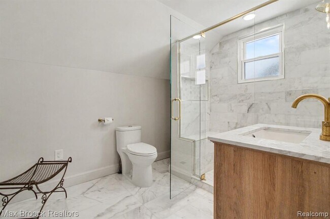 Building Photo - 314 S Laurel St