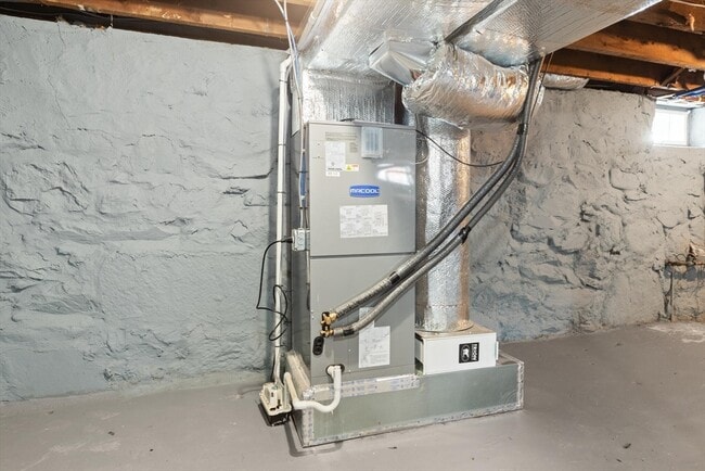 Building Photo - 129 Maple Ave