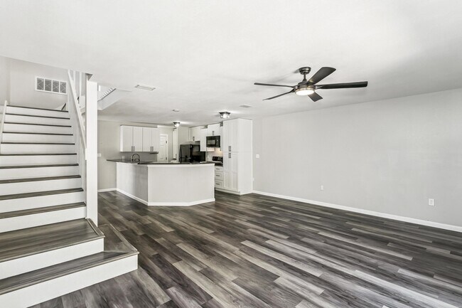 Building Photo - 6918 Sea Turtle Cir