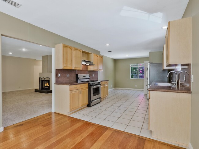Large Eat In Kitchen - 4009 Beverly Glen Blvd