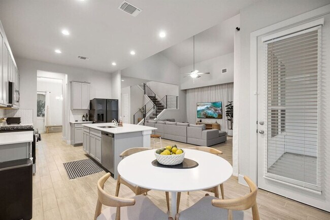 Building Photo - 11102 1/2 Charger Way-SI ID1363554P