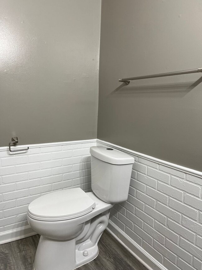 Building Photo - 3 bedroom 1 bath