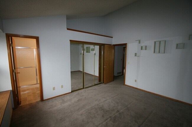 Building Photo - Tri-Level Home in Thornton, CO