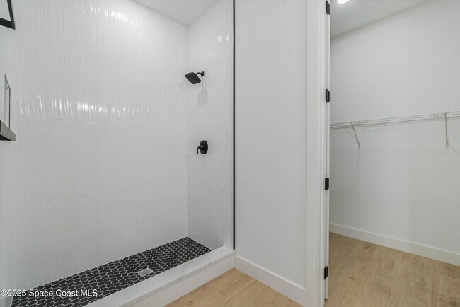Building Photo - 521 Garbelmann St
