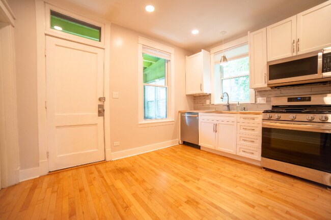 Building Photo - 2923 N Whipple St