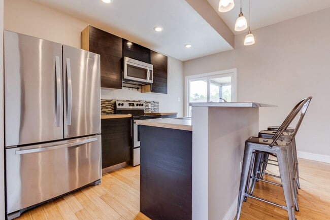 Building Photo - AVAILABLE JUNE 2026 - Spacious 4 Bedroom, 2 Bath Home Minutes from East Carson!