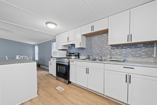 Building Photo - 158 Thomas Field Rd SE