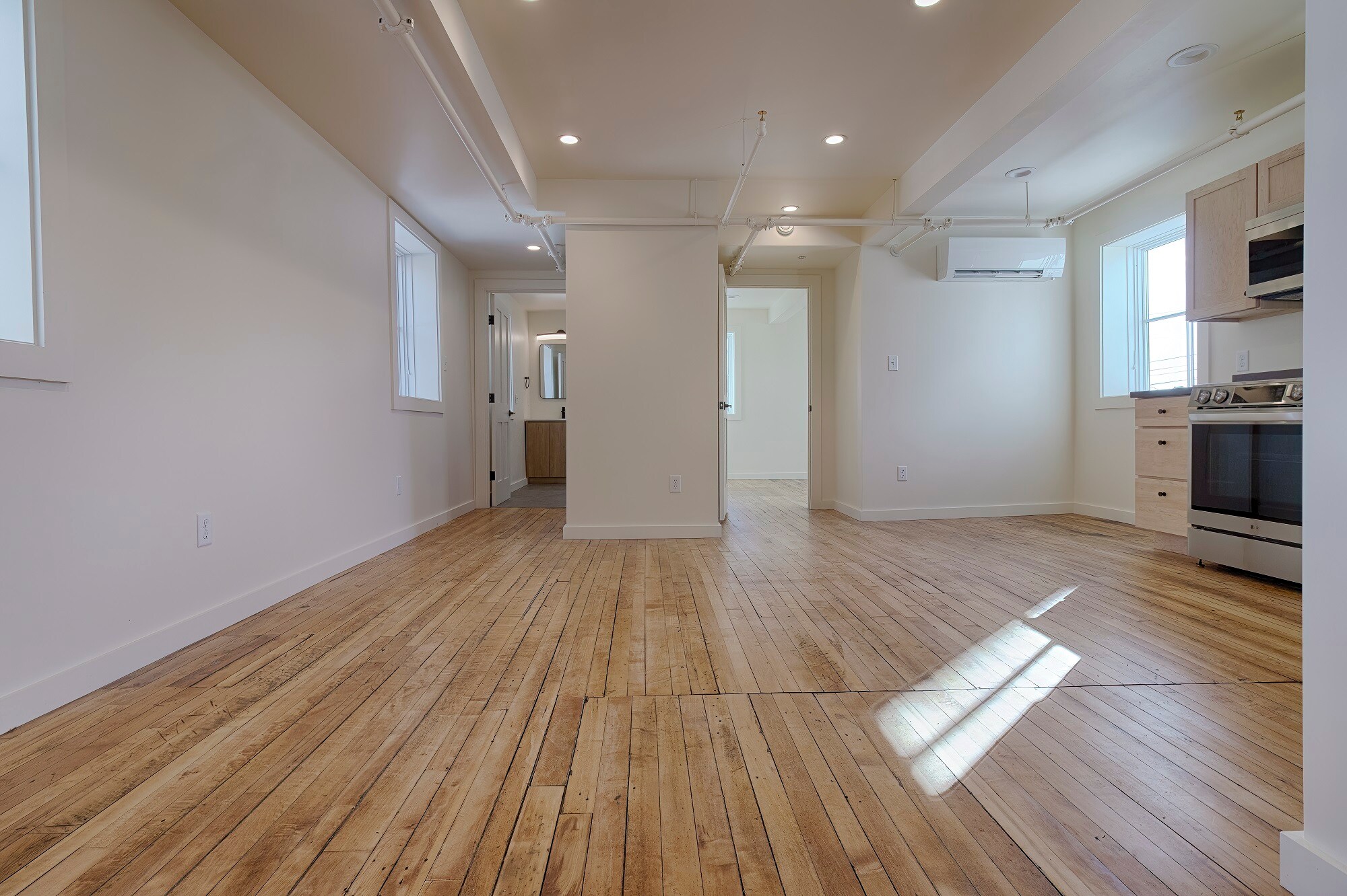 Building Photo - 79 N Main St