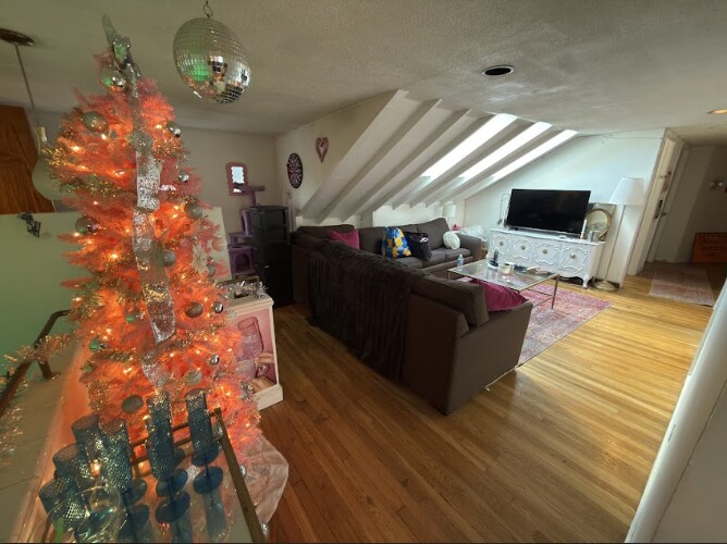 Building Photo - 26 Greylock Rd