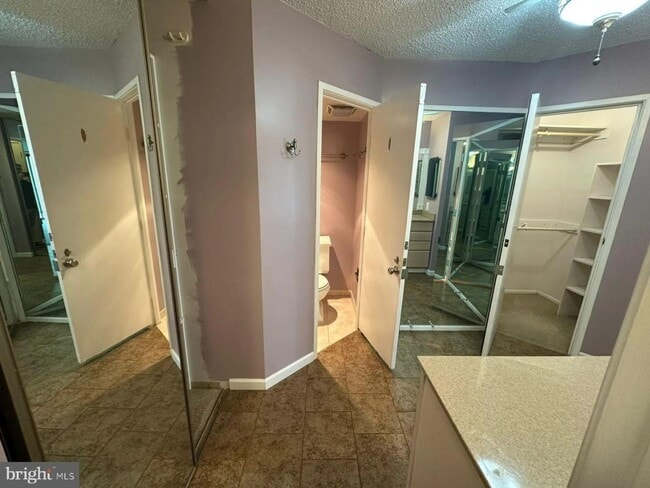 Building Photo - 5904 Mt Eagle Dr