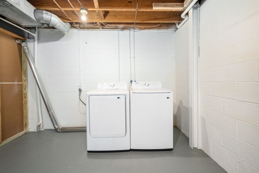 Building Photo - 8321 Lariat Ct