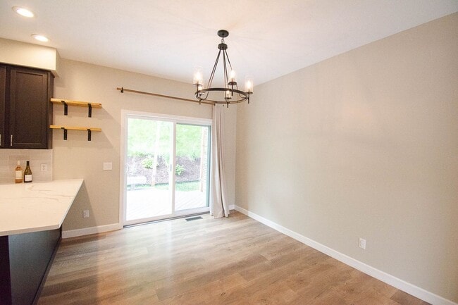 Building Photo - 2107 Ponderosa Dr SW