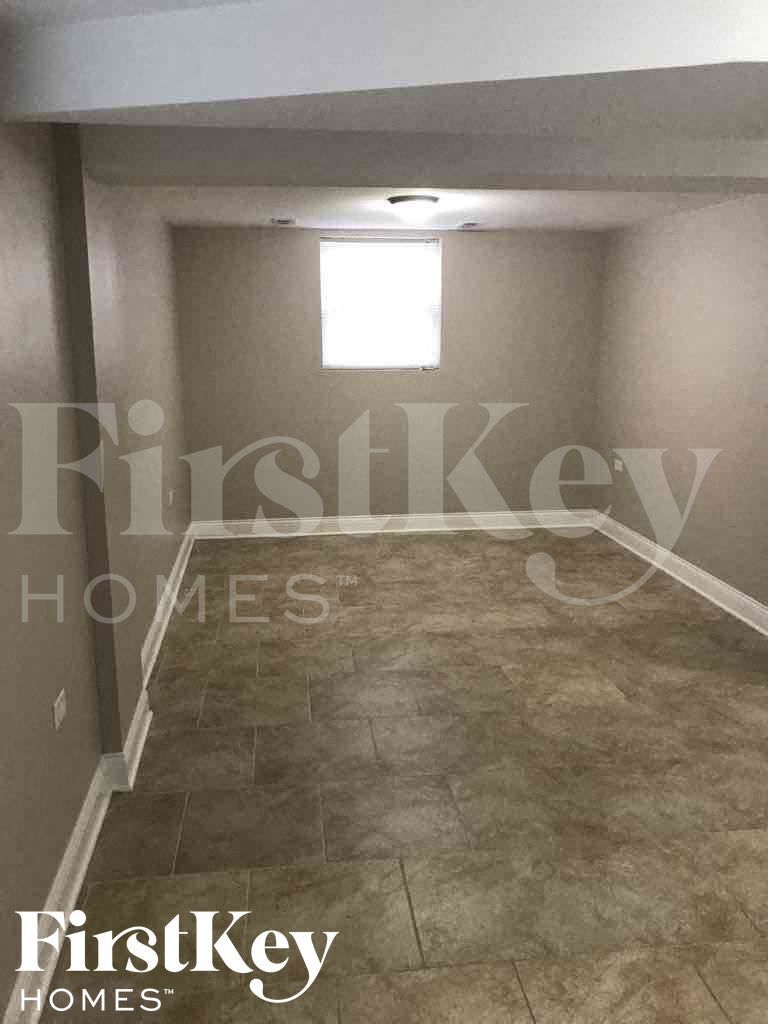 Building Photo - 430 E Clark St