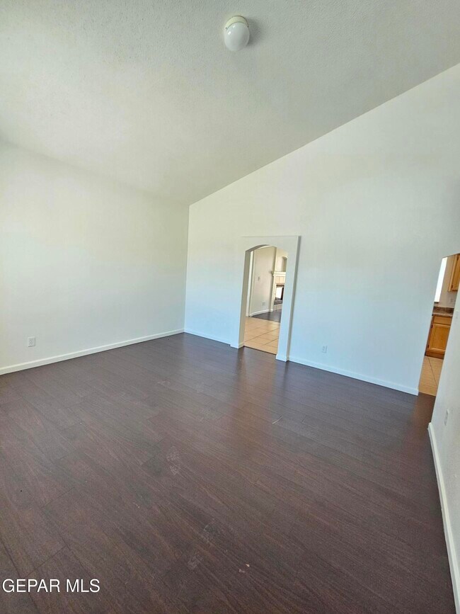 Building Photo - 6087 Camden Lake St