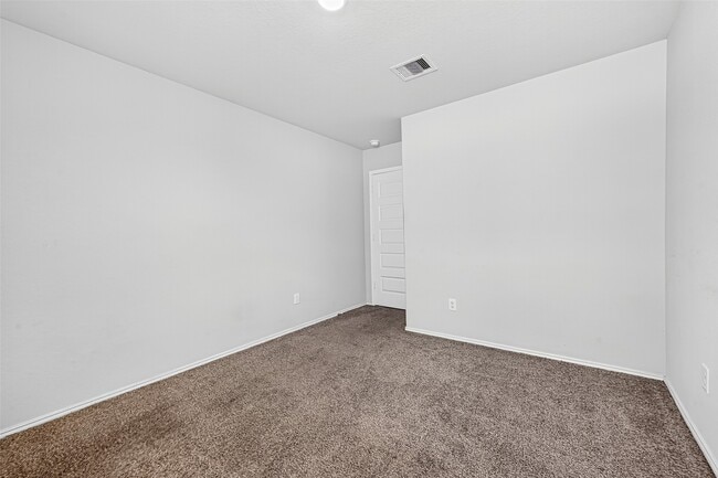 Building Photo - 1610 Bear Spring Dr