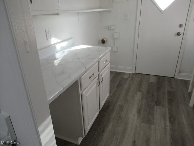 Building Photo - 1403 Dawnwood Dr