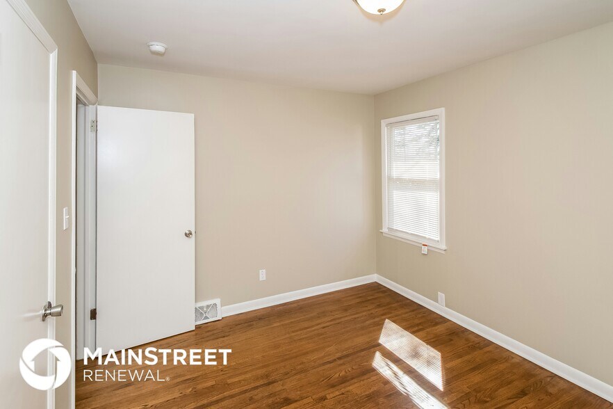 Building Photo - 448 Sunhill Rd NW