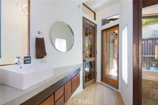 Building Photo - 785 Alta Vista Way